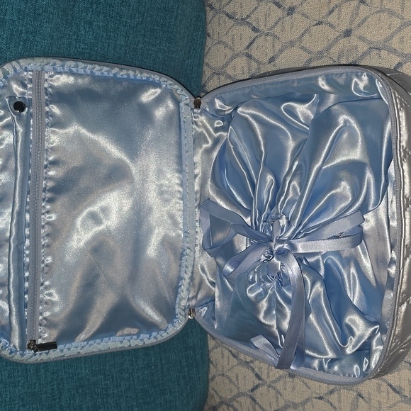 Metallic Blue Quilted Women's Pouch - Picture 2 of 3